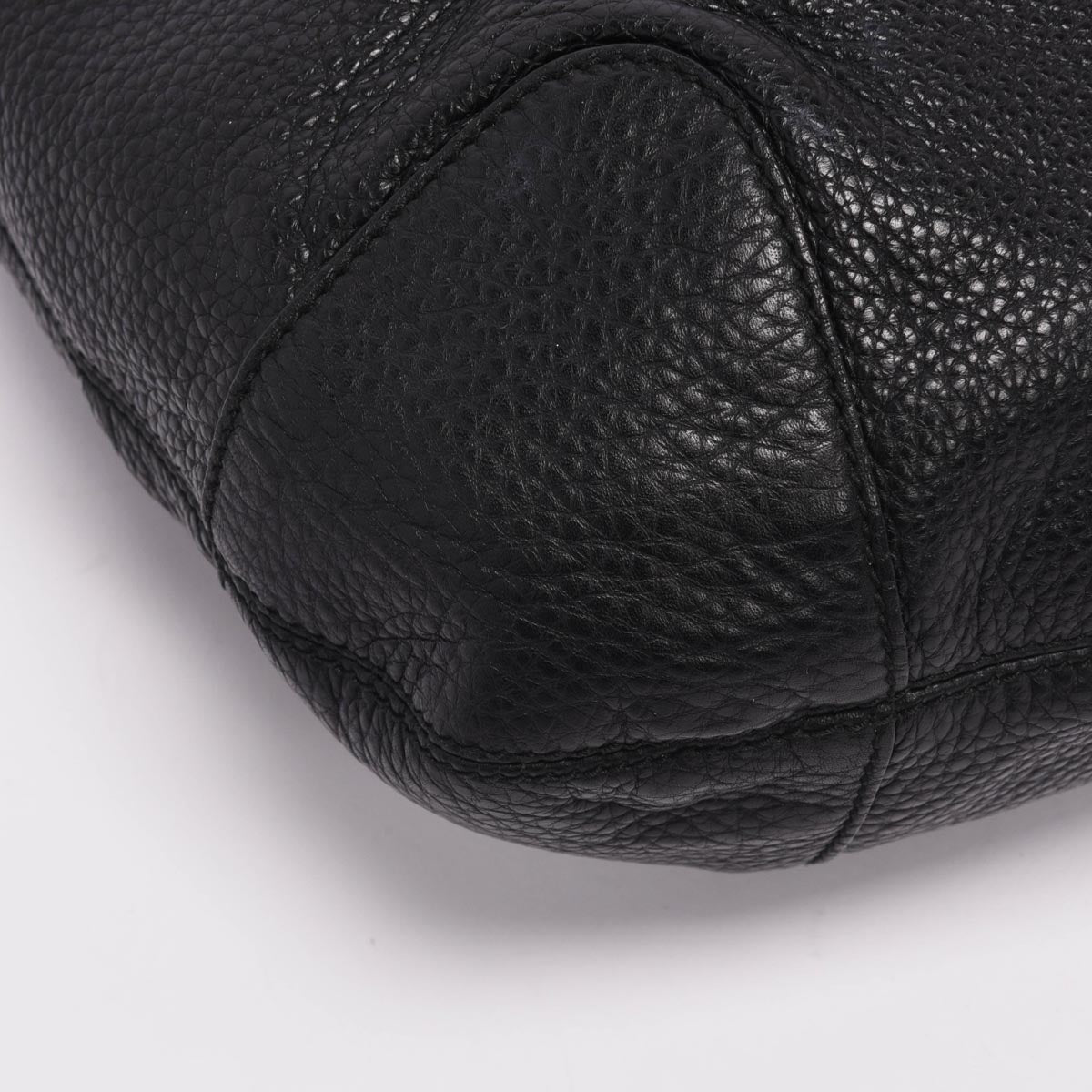 Gucci Black Grained Calfskin Soho Chain Shoulder Bag
