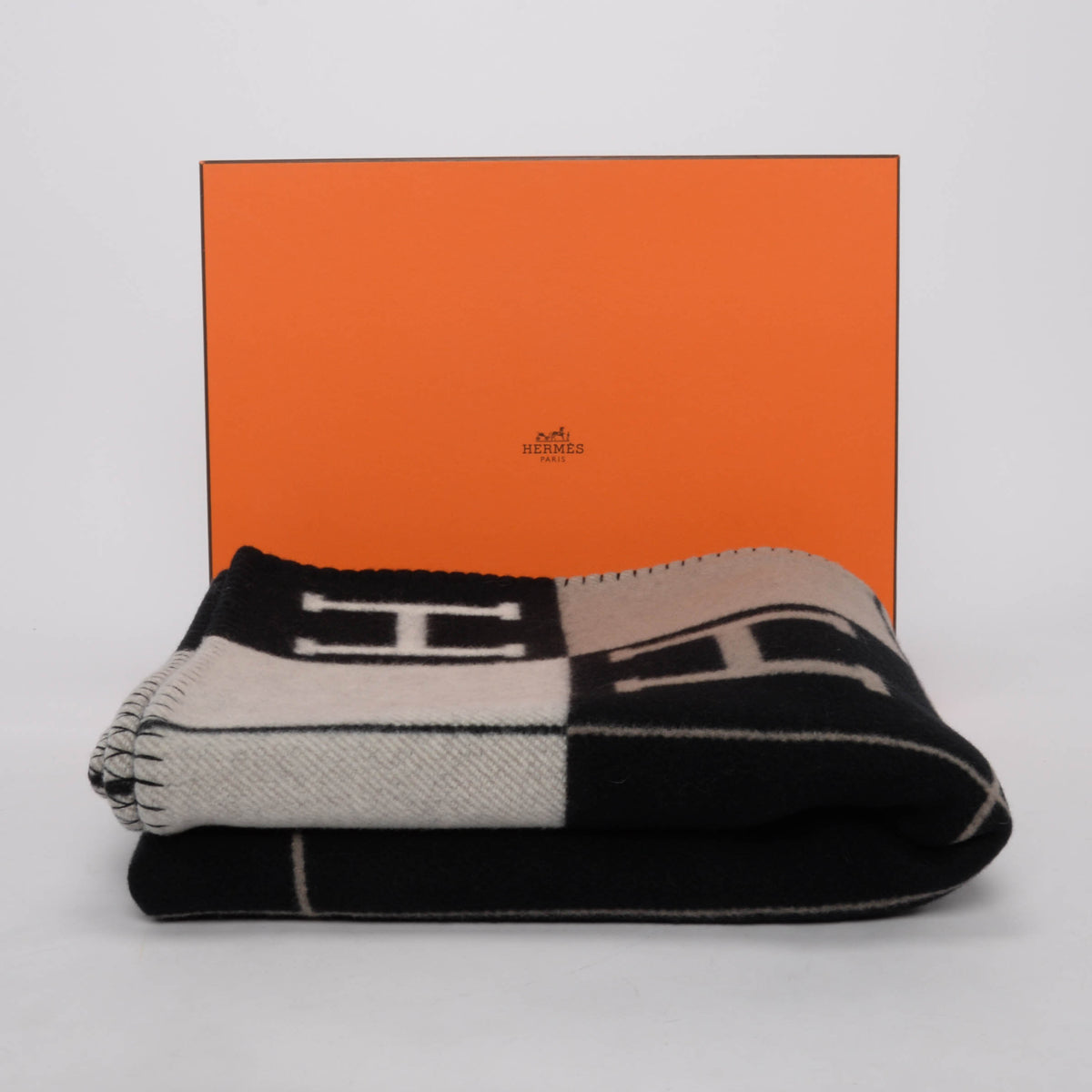Hermes Ecru & Noir Wool & Cashmere Avalon III Throw Blanket