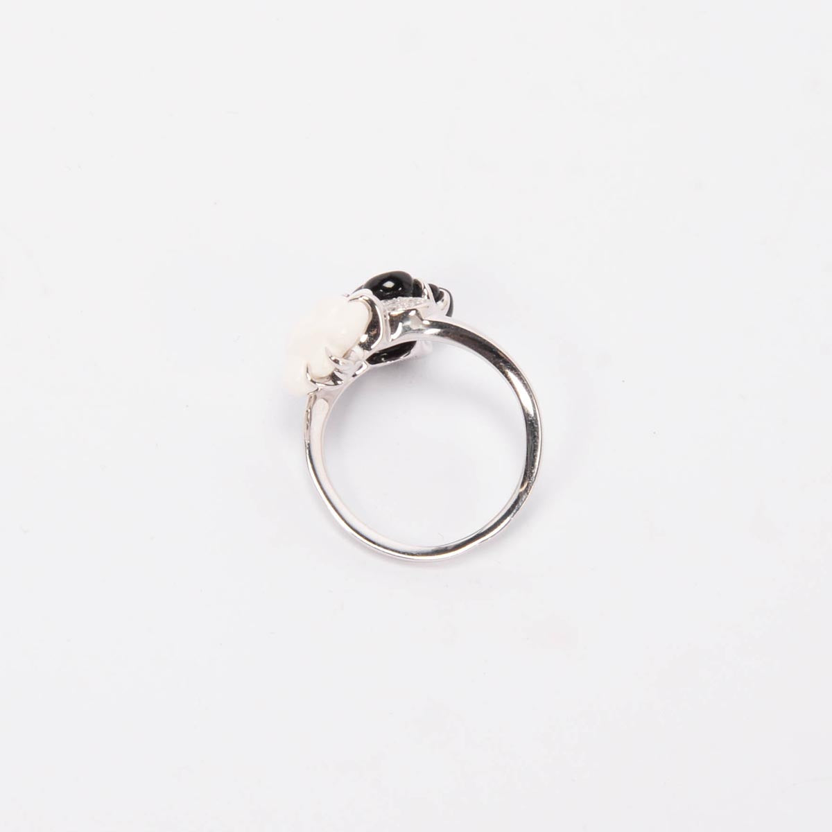 Chanel White Gold, Diamond, Onyx & Agate Camelia Sculpte Ring