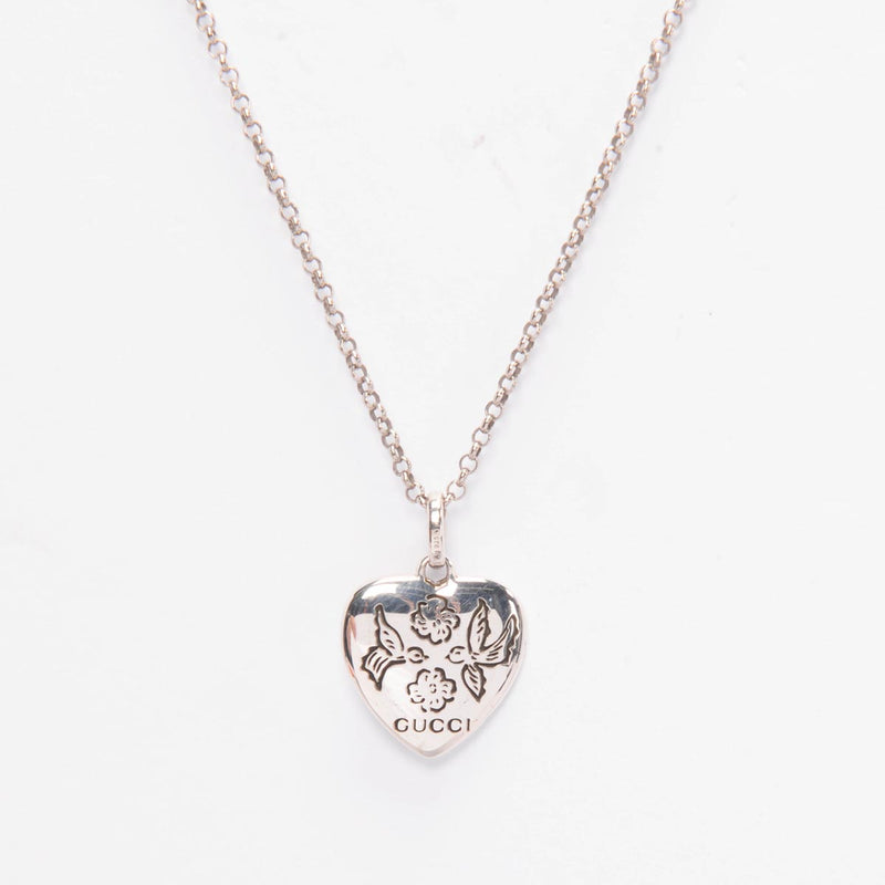 Gucci Silver Blind For Love Heart Necklace - Blue Spinach