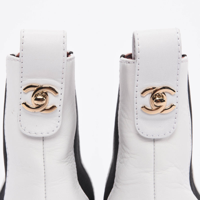 Chanel White Leather Icon Boots 37.5 - Blue Spinach