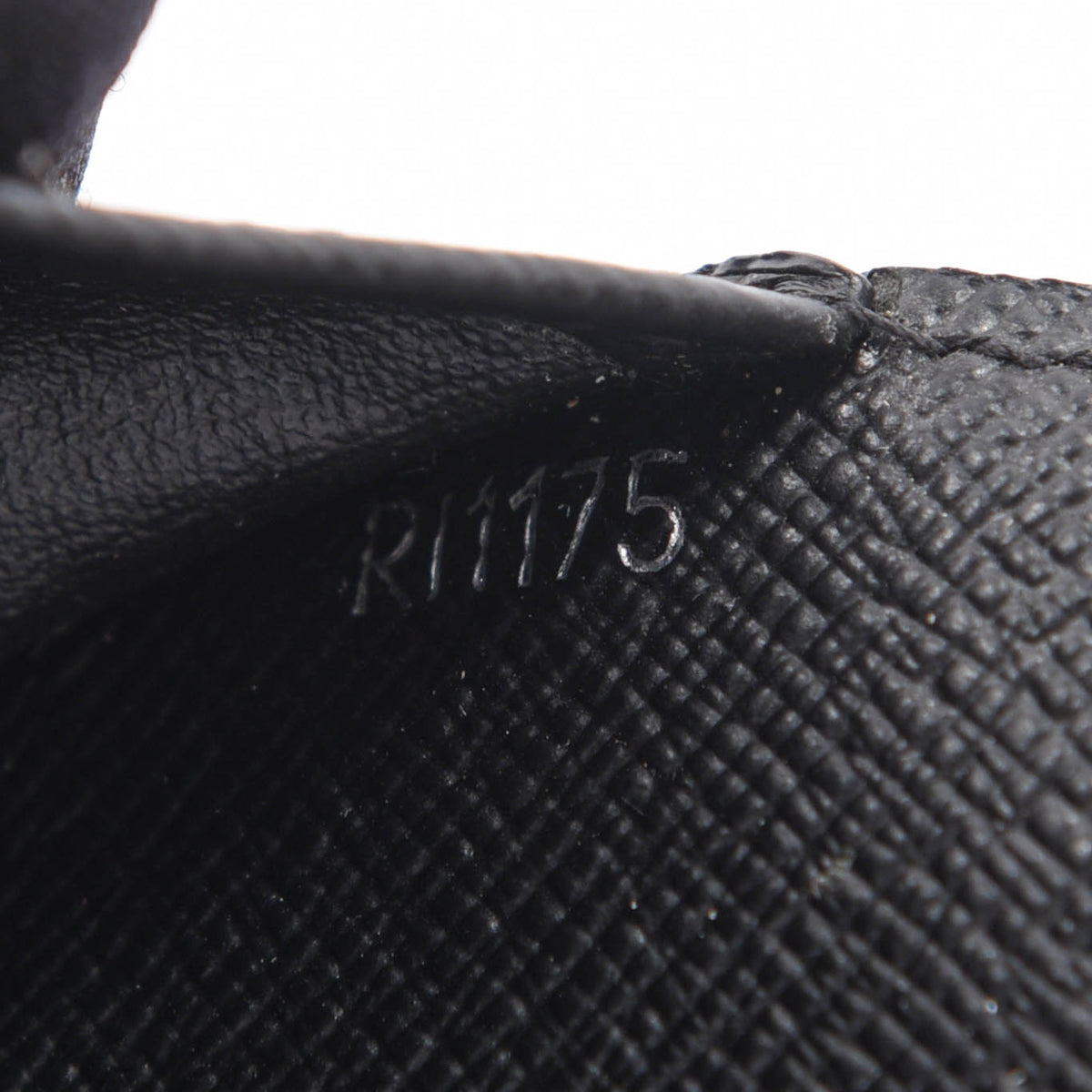 Louis Vuitton Black Epi Leather Noir Medium Ring Agenda MM Diary Cover  291lvs513